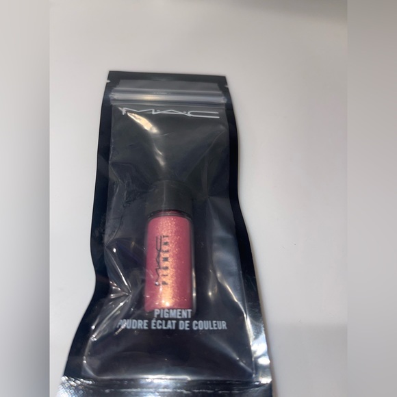 MAC pigment eyeshadow - Picture 4 of 5